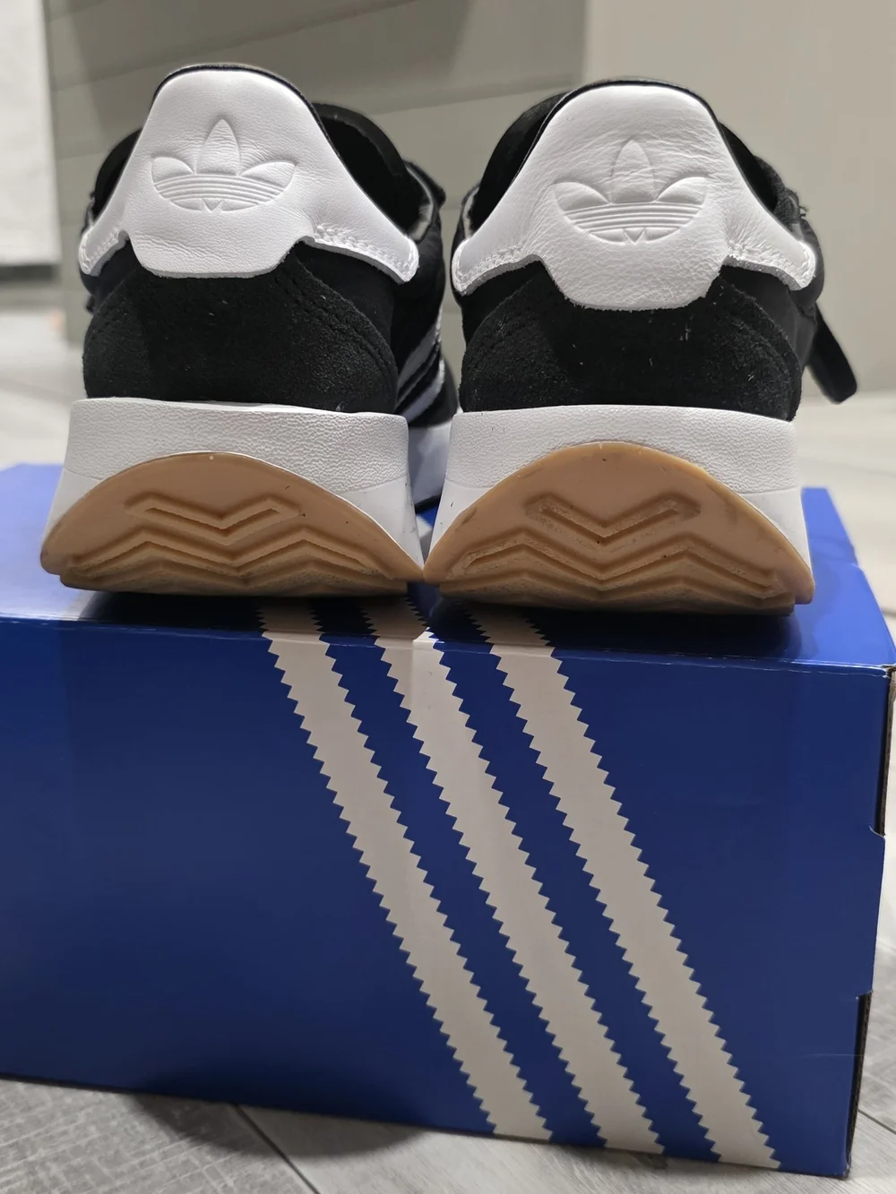 Adidas Country Xlg J Black & White Retro Kids 7 Runner Sneakers Womens 8 - Picture 7 of 8
